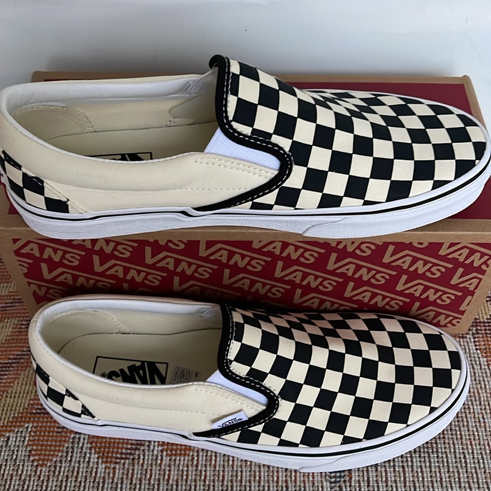 Vans WMNS Classic Slip-On
BIk&Whtchckerboard/Wht
VN000EYEBWW
Sneakers - Picture 2 of 16